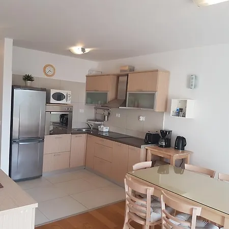Caprice Apartment *